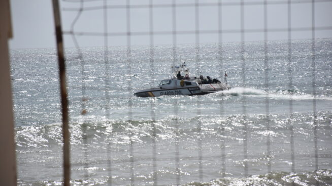 La Guardia Civil, desbordada por el goteo de 'nadadores' en Ceuta: «Hay 100 intentos al día»