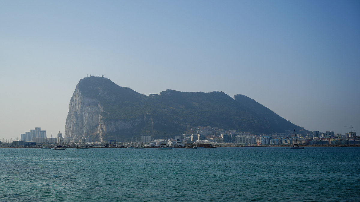 Alerta en el mar de Gibraltar por vertidos peligrosos en una zona de alto valor ecológico