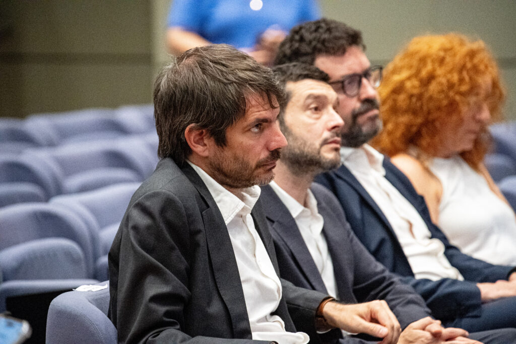 Los ministros Pablo Bustinduy y Ernest Urtasun durante una rueda de prensa de la vicepresidenta segunda Yolanda Díaz