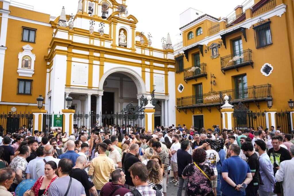 Imágenes de la concentración promovida por hermanos, fieles y devotos