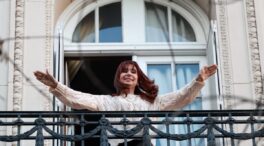La expresidenta Cristina Kirchner pide a la Justicia que aclare si puede salir al balcón