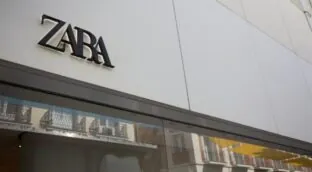 Diez trucos para aprovechar al máximo las rebajas de Zara, según la OCU