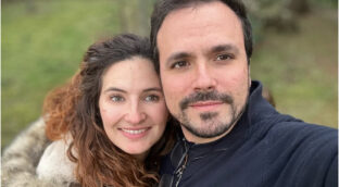 El bonito dúplex con jardín de Alberto Garzón donde disfruta de su retiro de la política con su mujer