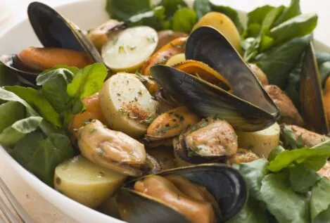 La receta exprés con mejillones que refresca, alimenta y sorprende