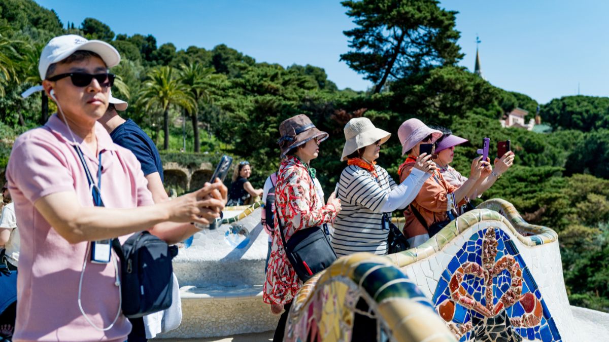 España recibió récord de 25,6 millones de turistas extranjeros hasta abril, un 7,1% más