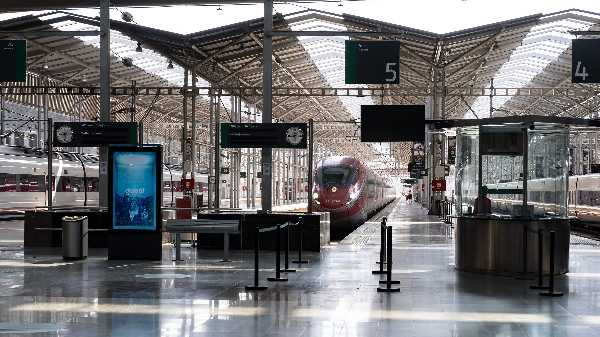 Un descarrilamiento en Málaga causa retrasos en trenes y obliga a suspender Cercanías