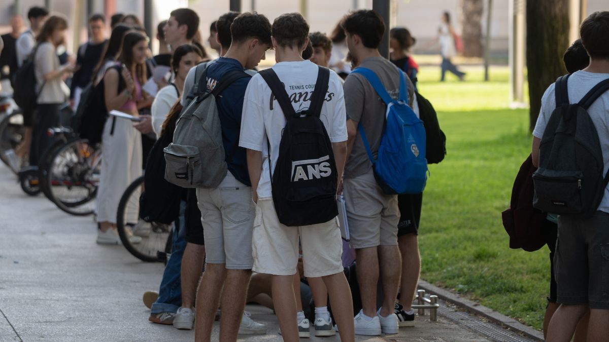 Anulan de corrector al profesor que repartió un examen de la PAU antes del tiempo estipulado