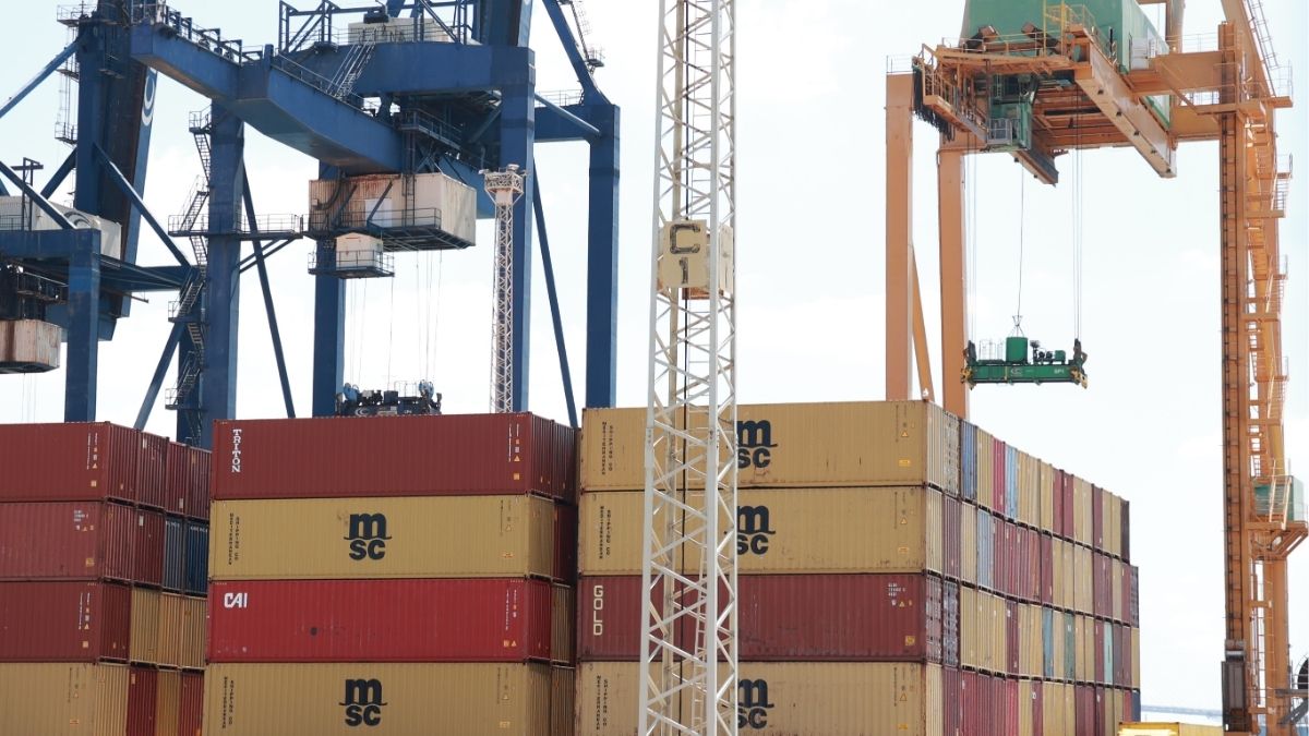 Las exportaciones industriales subieron un 0,6% en mayo y las importaciones bajaron un 1,8%