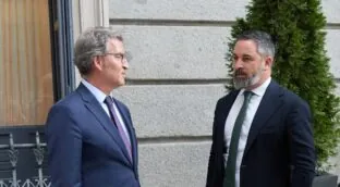 Tres economistas ultiman un programa liberal para que sirva de inspiración a PP y Vox