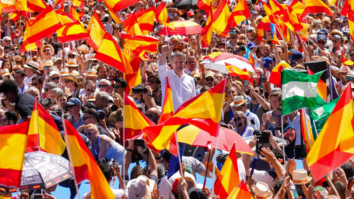 Feijóo exige a Sánchez que convoque elecciones ante decenas de miles de españoles