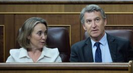 Feijóo agradece su labor a Gamarra y dice que «seguirá jugando» en su equipo en el PP