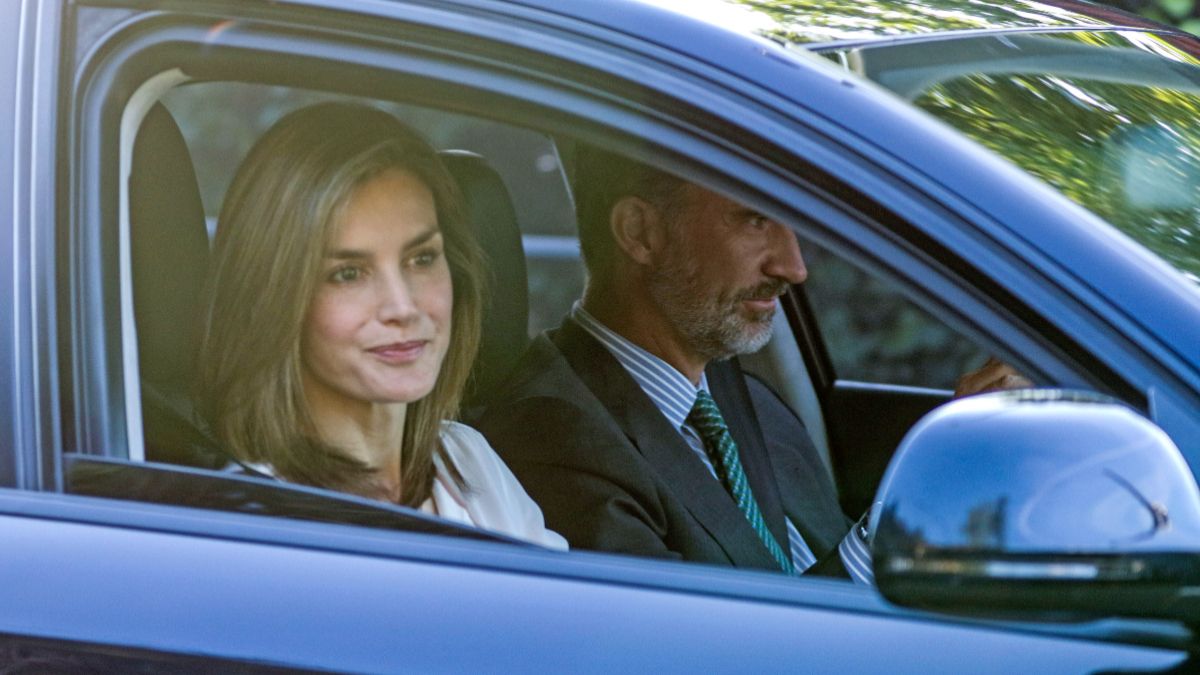 Moverse como un rey: los coches que Felipe y Letizia usan en sus salidas oficiales y privadas