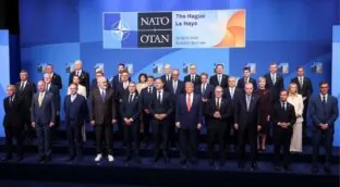 Pedro Sánchez: OTAN no, bases fuera