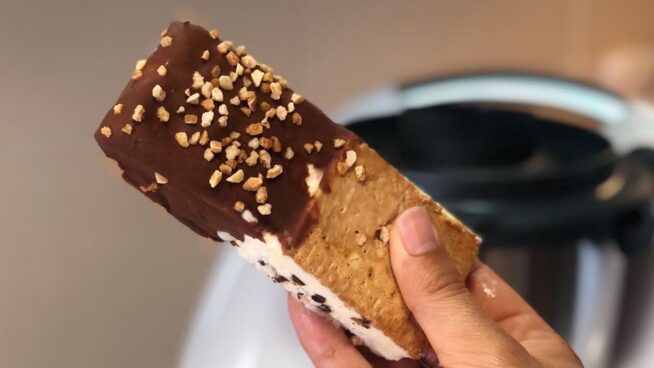 El helado casero de Arguiñano que es como un Maxibon: con galletas, nata y mucho chocolate