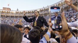 José Antonio, el hijo de Morante de la Puebla: juega en el Betis y tienen una estrecha relación