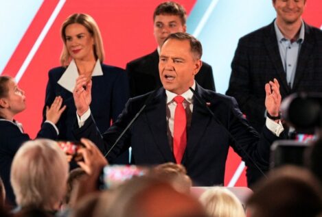 El euroescéptico Nawrocki será presidente de Polonia tras su ajustada victoria electoral