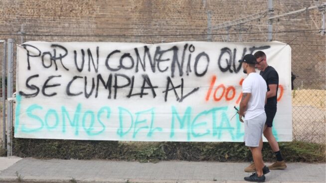 Una manifestación expresa en Cádiz el rechazo al preacuerdo sobre el convenio del metal