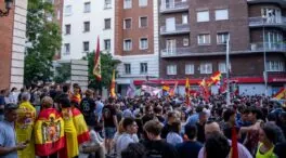 Nueva protesta en Ferraz: «Hoy entendemos por qué Sánchez quería terminar con la UCO»