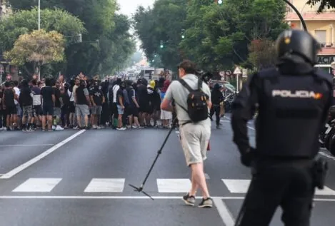 Trabajadores en huelga del sector del metal inician una manifestación en Cádiz
