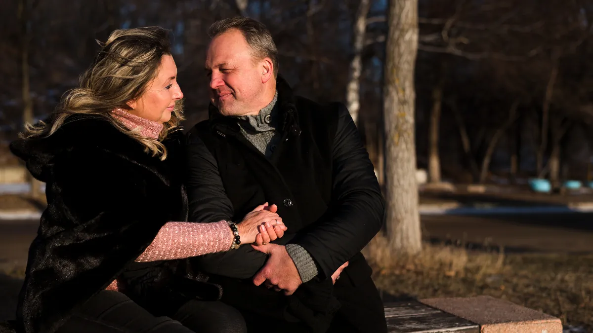 La compleja relación de matrimonio y demencia: ¿puede prevenirla o puede inducirla?