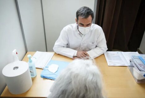 Los médicos privados avisan: copago desde enero si las aseguradoras no suben sus tarifas