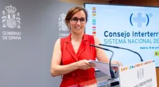 Detectan numerosas irregularidades por parte de Sanidad en contratos del hospital de Melilla