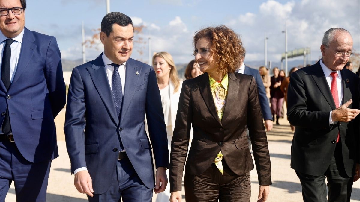 El PP mantendría su mayoría absoluta en Andalucía y el PSOE bajaría, según un sondeo
