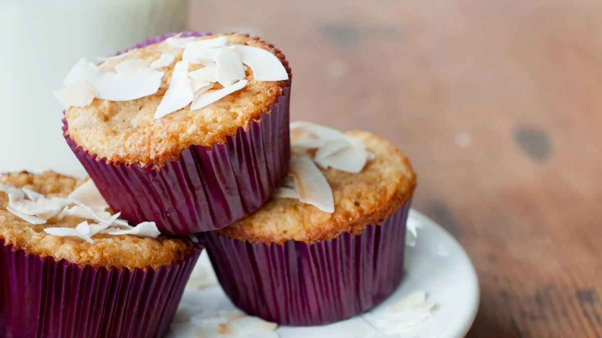 La receta de ‘muffins’ de coco con solo tres ingredientes y sin nada de harina