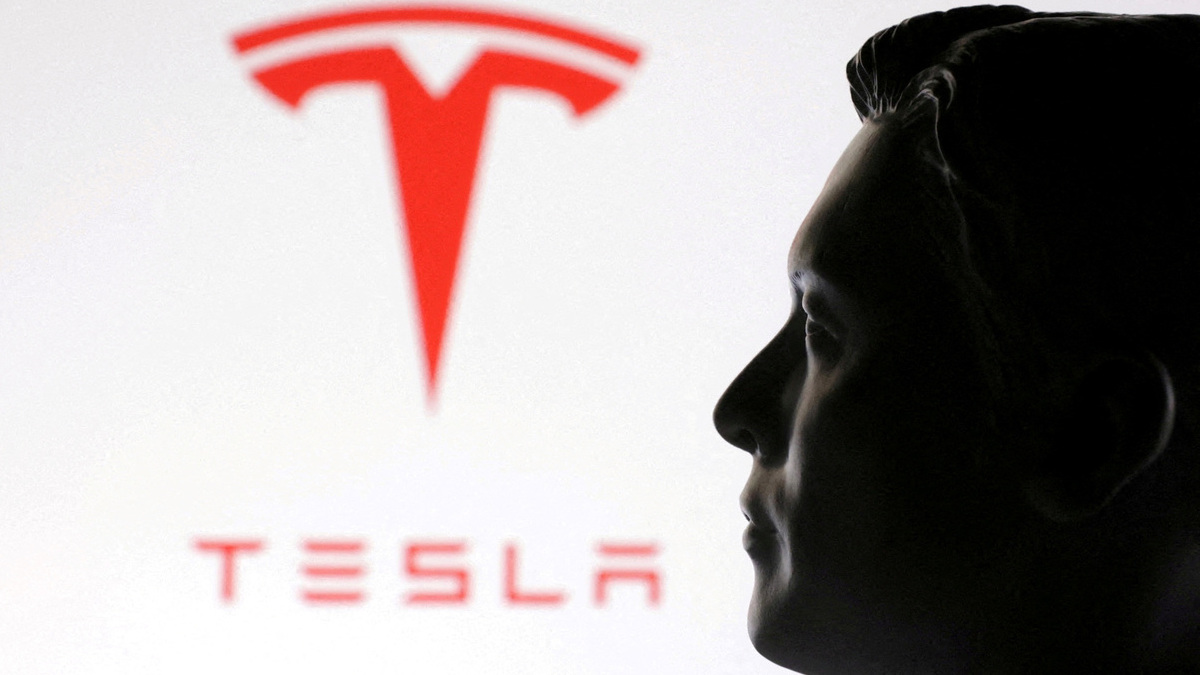 Accionistas de Tesla exigen a Musk que trabaje «a tiempo completo» para salvar a la empresa