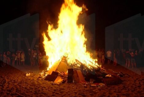 Noche de San Juan en Torremolinos: descubre sus tradicionales moragas y la veladilla