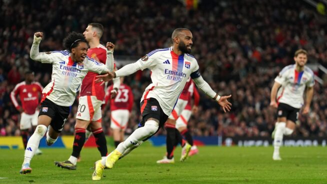 Descienden al Olympique de Lyon a la segunda división francesa por su deuda económica