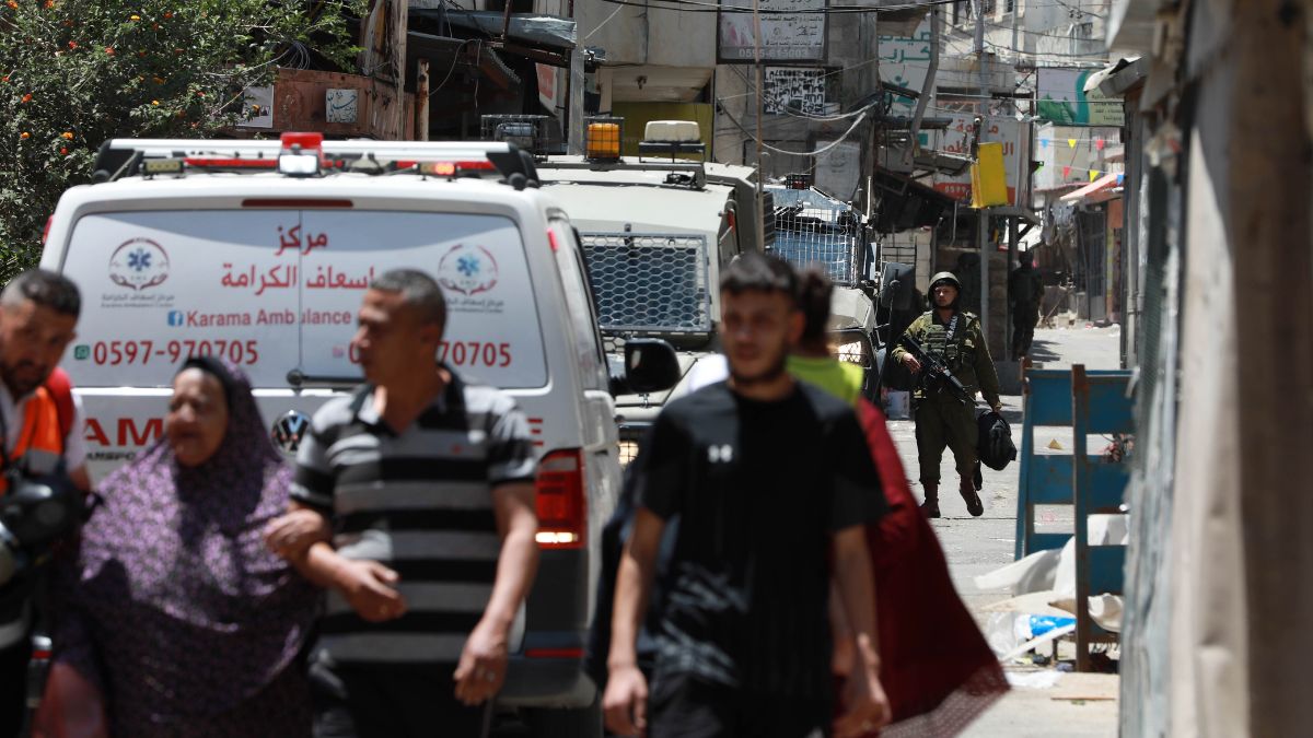 Un grupo de israelíes irrumpen en la Tumba de José, en la localidad cisjordana de Nablús