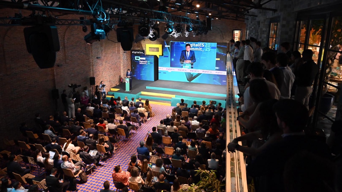 Fusiones, infraestructuras resilientes y más inversión: lo que nos dejó el DigitalES Summit