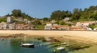 Descubre la playa secreta de Galicia junto al río Eume: un paraíso sin masificaciones
