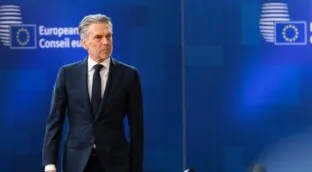 Dimite el primer ministro de Países Bajos tras la salida del partido de Geert Wilders