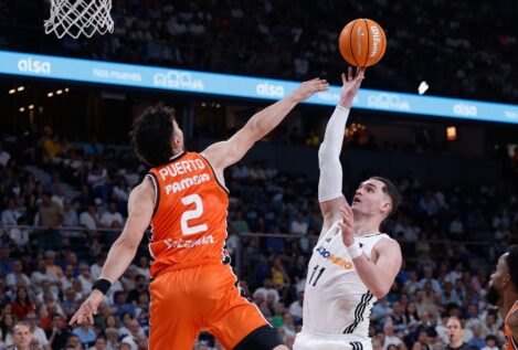 El Real Madrid arrasa al Valencia Basket y conquista su Liga número 38