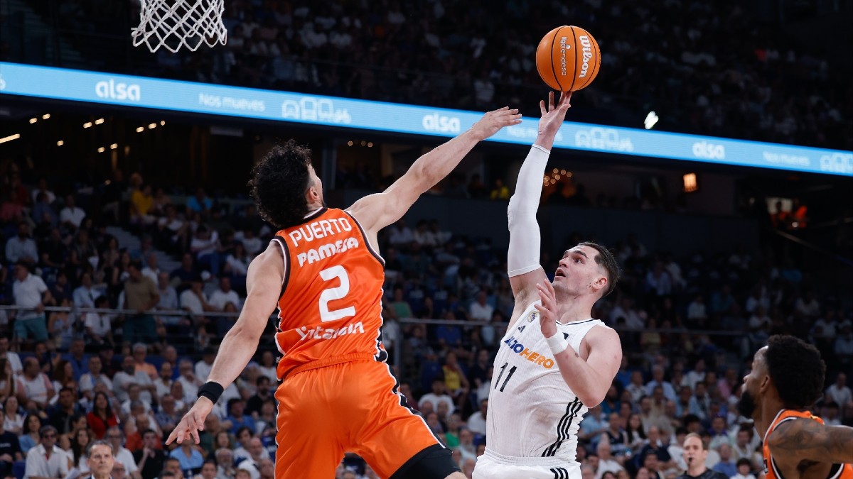 El Real Madrid arrasa al Valencia Basket y conquista su Liga número 38