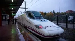 Renfe restablece la tensión y los trenes recuperan la marcha tras el incendio