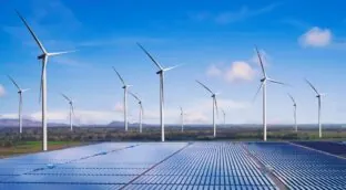 EEUU amenaza a España con embargos de 200 millones por impagos de las renovables