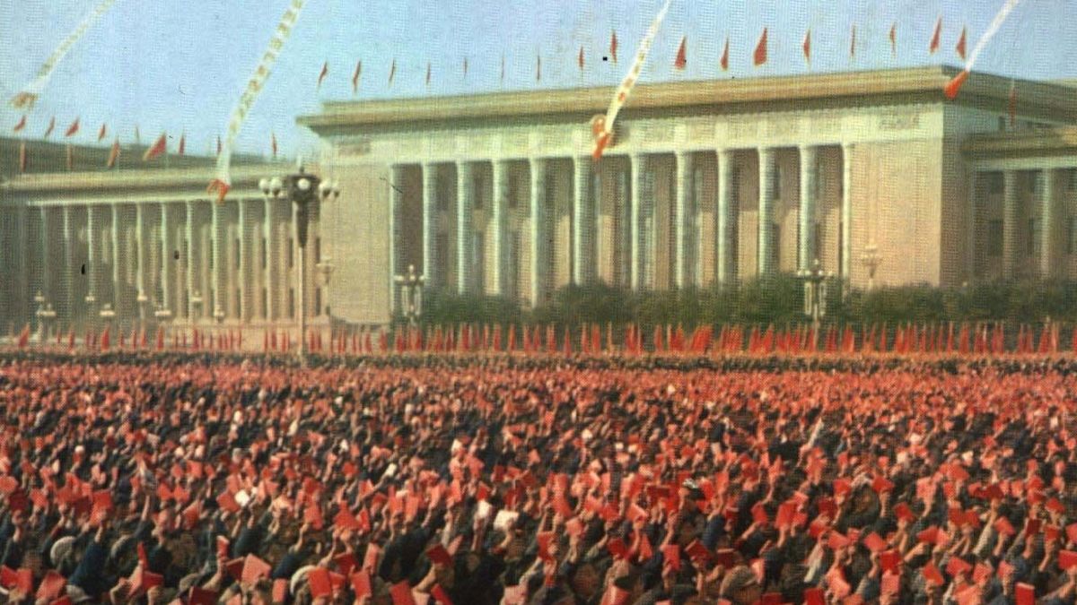 La Revolución Cultural china: el delirio de forjar un hombre nuevo destruyendo vidas