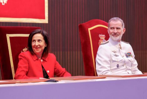 Robles advierte a los socios de la OTAN: «España no acepta lecciones»