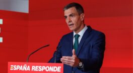 Sánchez denuncia «una operación de demolición moral» en una carta a la militancia