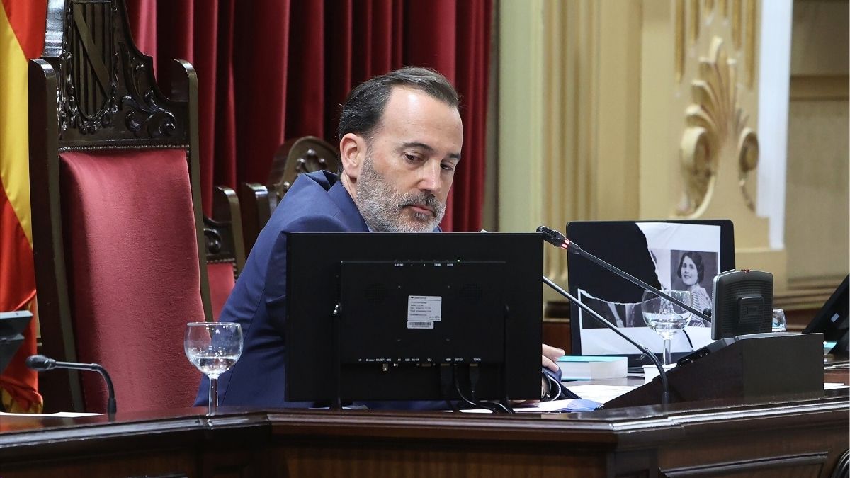 El presidente del Parlament balear, Gabriel Le Senne (Vox), a juicio por delito de odio