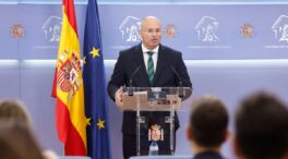 Armengol opera para que Sánchez no explique en las Cortes la «guerra sucia» del PSOE