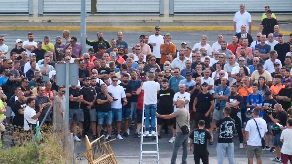 La huelga del metal provoca nuevos cortes de tráfico en Cádiz