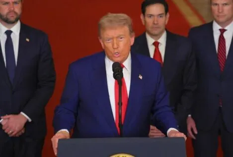 Trump celebra que los ataques a Irán han causado «daños monumentales»