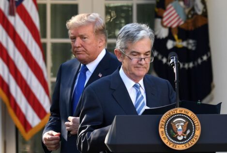 Powell culpa a los aranceles de Trump de no haber podido bajar los tipos de interés