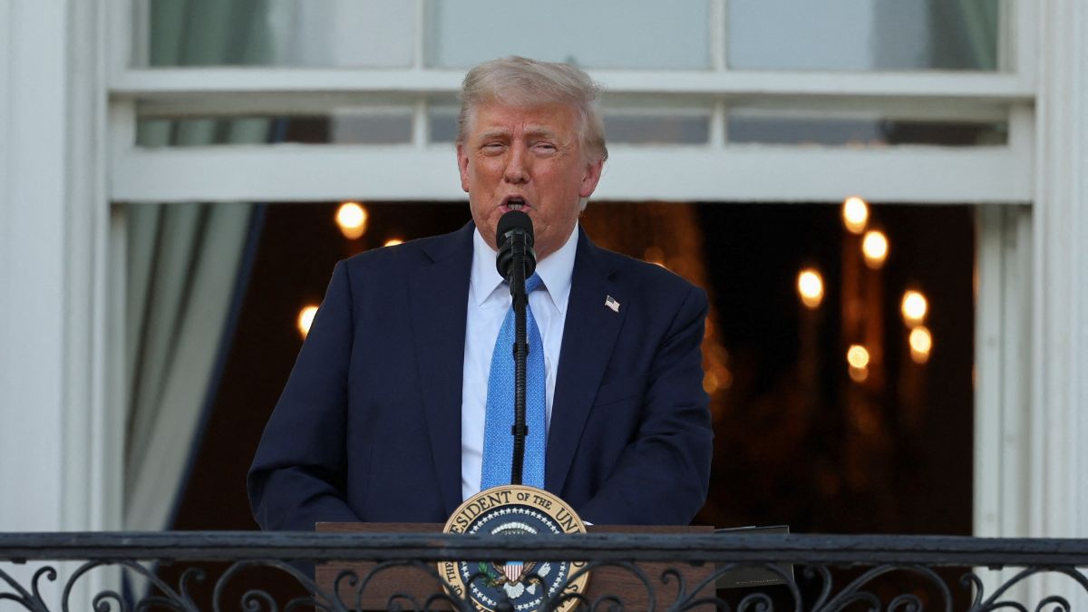 Trump prohibirá la entrada de ciudadanos de 12 países a EEUU y limitará la de otros siete