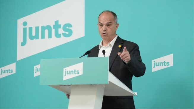 Junts ve contradictorio que Illa defienda aplicar la amnistía y las tesis del PSOE en Cataluña