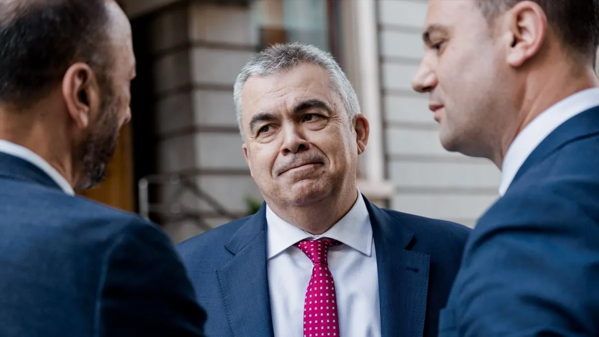 El ex ‘número tres’ del PSOE usaba mensajes encriptados por miedo al espionaje de Pegasus